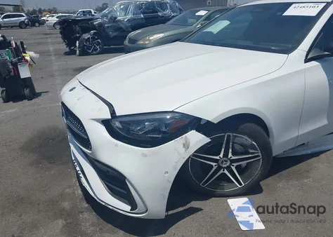 2022 Mercedes-Benz C 300 Sedan z USA, uszkodzony, nr VIN W1KAF4GB5NR036745